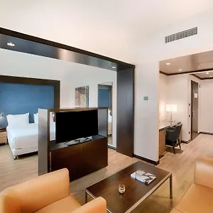 4* מלון Nh